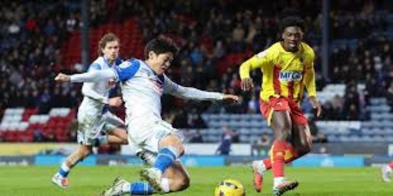 下半场：变阵强攻与顽强防守的极限拉扯-BG真人