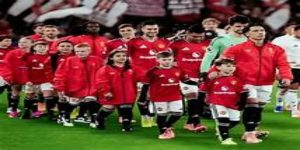 战术转型与未来选择：曼联的重建路径-BG真人